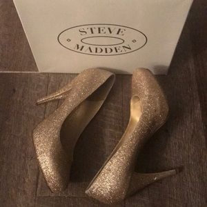 Steve Madden Glitter Pump
